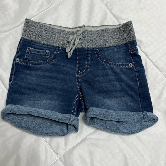 Set of 2 girls denim shorts size 6/7 - Picture 7 of 9